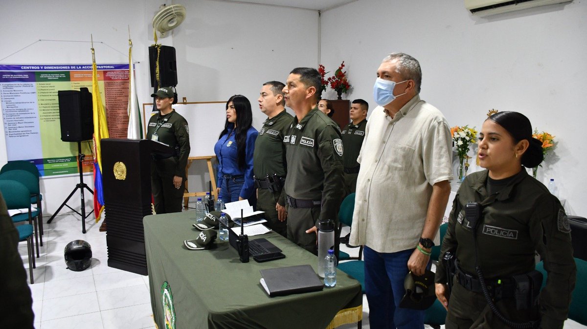 PoliciaCucuta's tweet photo. Un valioso espacio de diálogo y trabajo en equipo con los líderes comunales y ediles de las comunas 2, 4 y 5. Escuchar sus necesidades y coordinar acciones conjuntas es clave para seguir transformando nuestra comunidad. #ServirEsEstarPresentes https://t.co/28SHq9pYhH