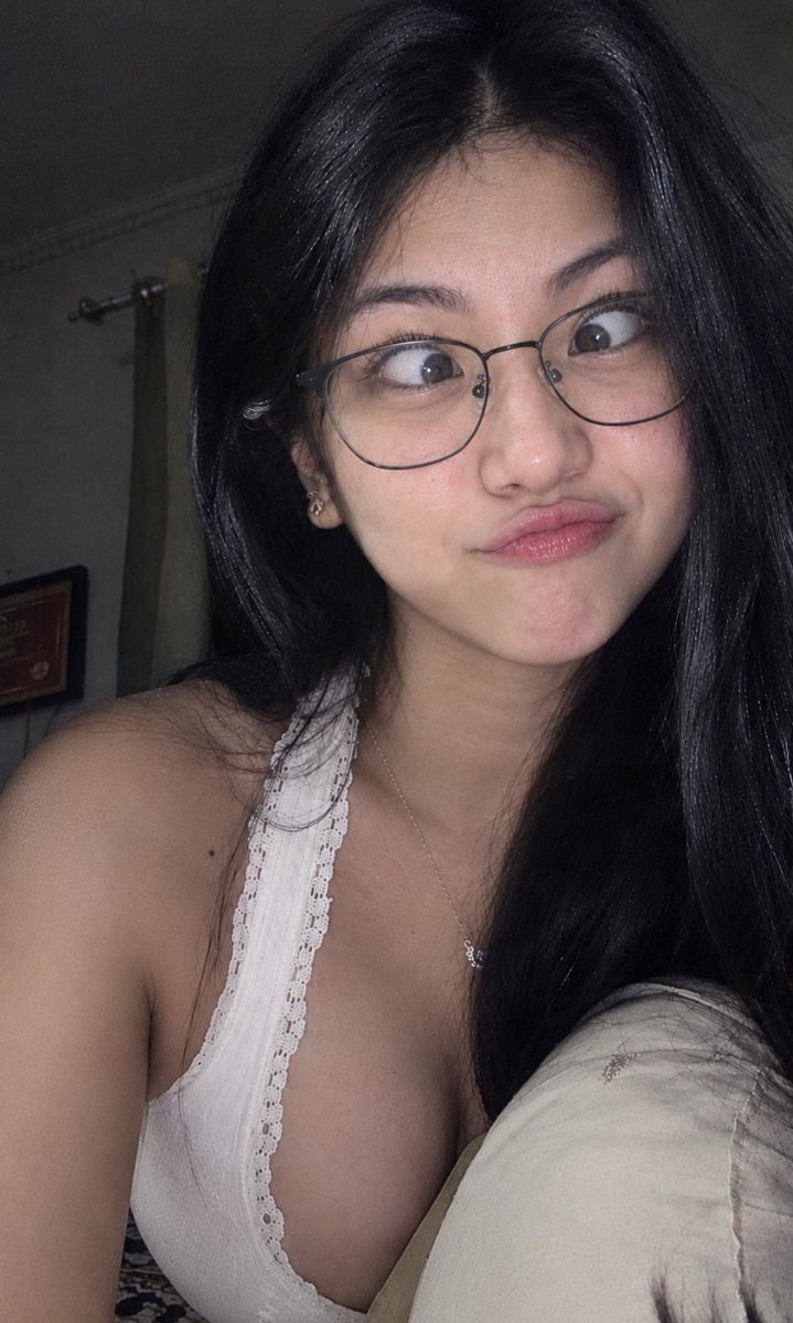 Evaraiel's tweet photo. Upload ke X cuma demi nyimpen foto random https://t.co/TLXYf85hSv