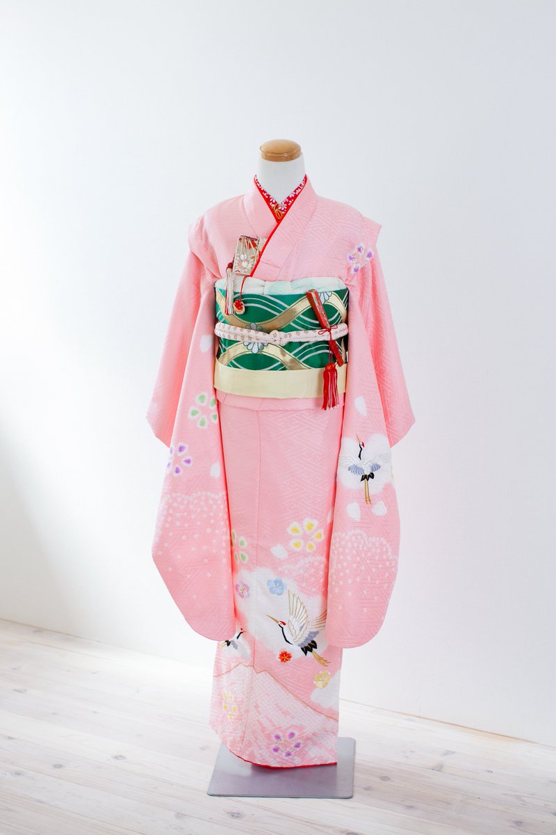 kimono_ricca's tweet photo. ＜2026年七五三きものレンタルご予約受付中＞ 
上品で可愛いコーディネートをご提案いたします！
フォトスタジオも併設📸着付け、へアセット、新日本髪ヘアも対応OK 

着物選びやお申込みなど
★ご来店は予約制★

お問い合わせはお気軽に

#七五三7歳女の子 https://t.co/Y3htZxNqCT