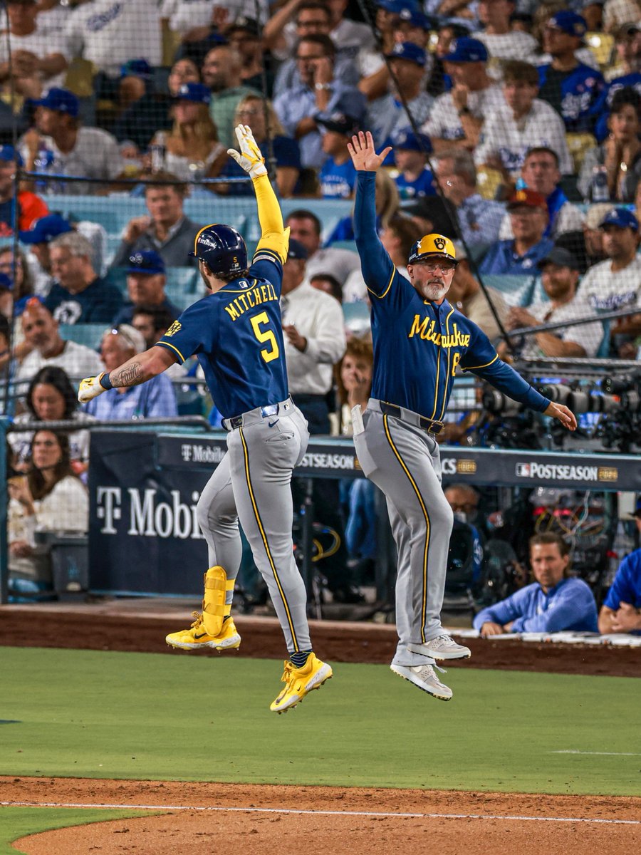 Brewers's tweet photo. THESE BREWERS REFUSE TO QUIT https://t.co/uMbSqTkk6s
