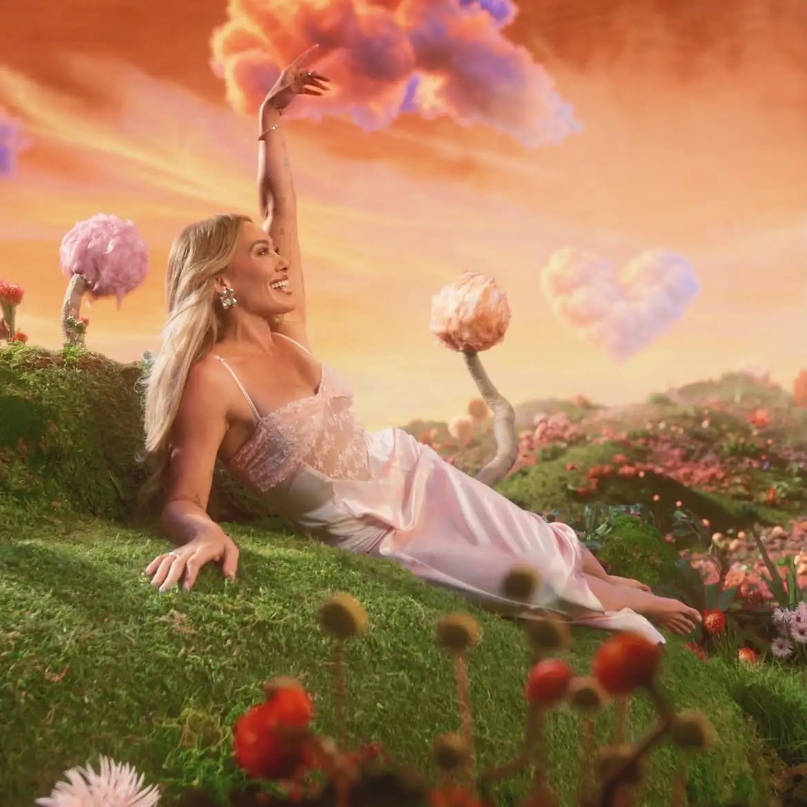 gossiphilary's tweet photo. “CATastrophe” da Hilary Duff entrou no Top 10 de suas músicas mais ouvidas no Spotify! 🎉🎧 https://t.co/v1WRqBnsVR
