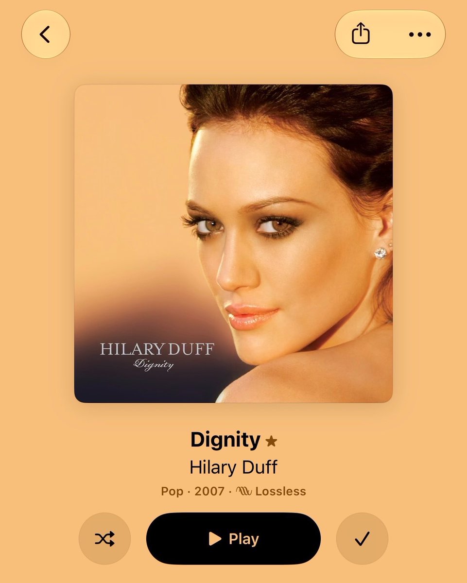 gossiphilary's tweet photo. “Blackout” de Britney Spears e “Dignity” de Hilary Duff, devem ser considerados as bíblias do pop https://t.co/7EXplhHIuO