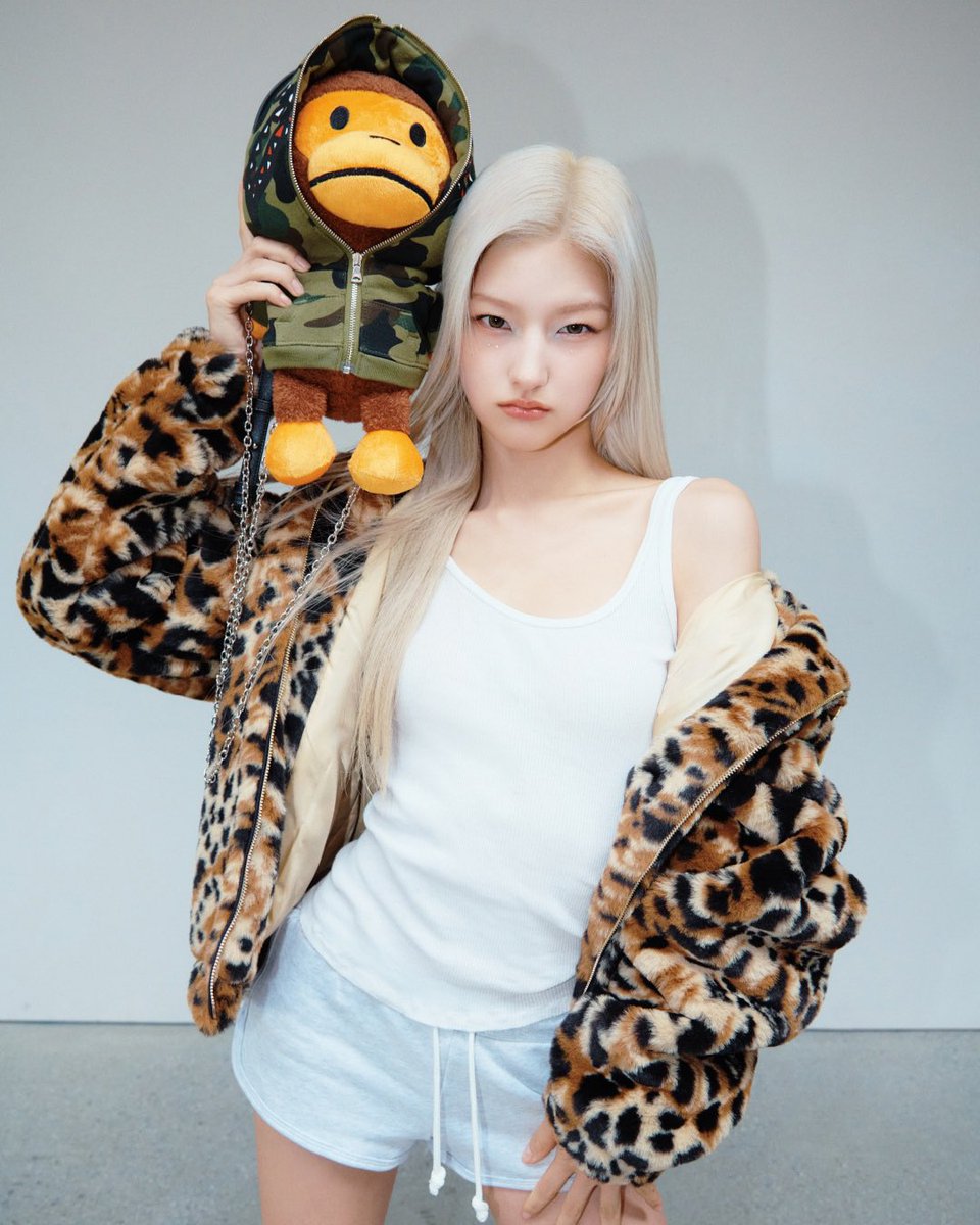 _wynterszn's tweet photo. Models should be glad Haneul chose to be an idol and not a full time model 😩 

She eats down EVERY SINGLE TIME! https://t.co/uj6N4Cz6wz