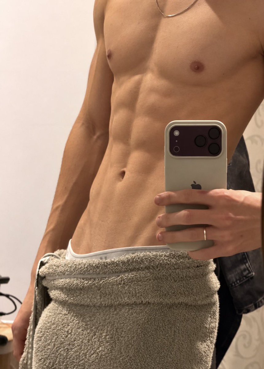 SirsModels's tweet photo. Modelos fitness 
#model #fitness #pack https://t.co/cd5fX2od9z