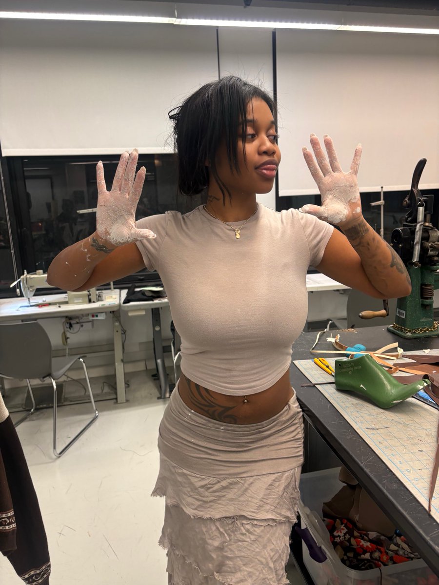 yammajesty's tweet photo. i’m in the lab like erryday https://t.co/zgoG49Njlv