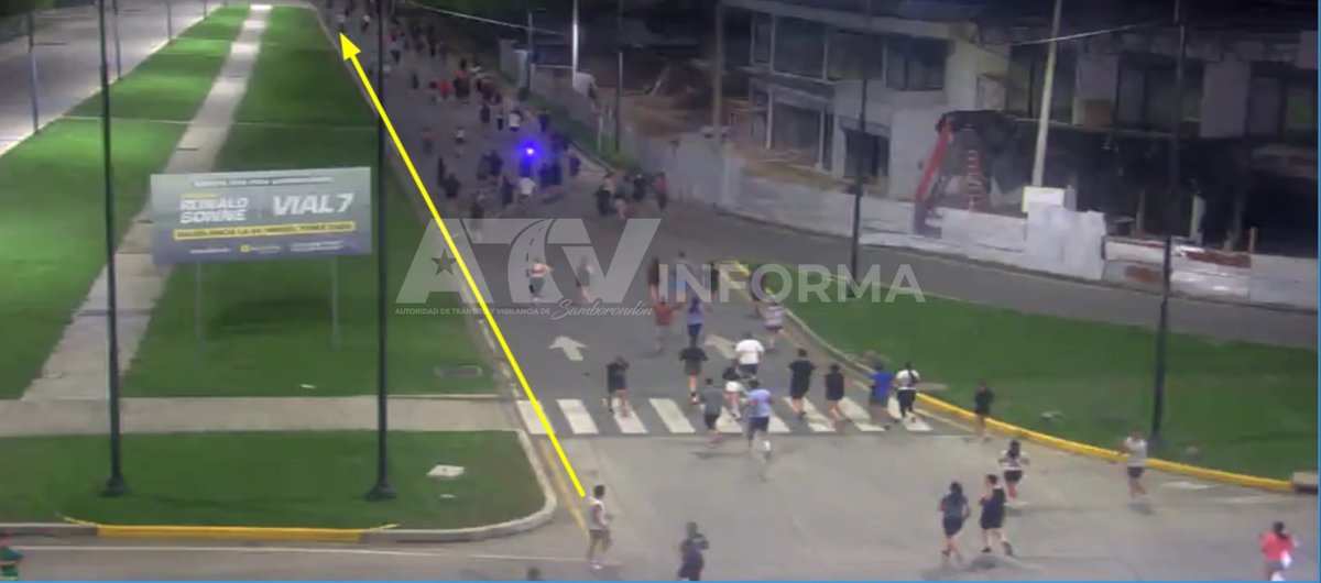 ATVInforma's tweet photo. #ATVInforma | Desde el sistema de videovigilancia del #CMVS se observa a grupo de corredores participando en “Run in Sambo Nights” en el sector de Ciudad Celeste.

⚠️Conduzca con cuidado y respete las señales de tránsito. https://t.co/aBsQb3PKRf