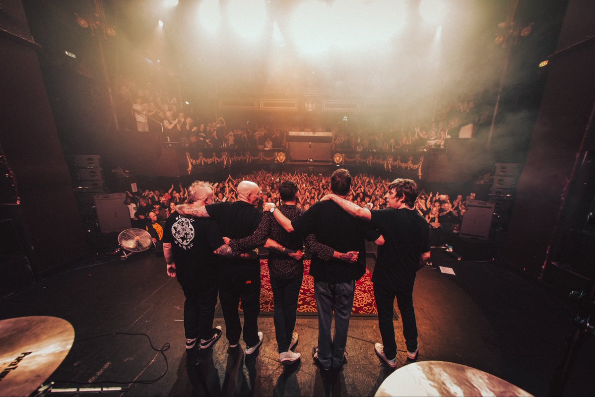 shedseven's tweet photo. And we off !!!  Birmingham huge thank you for a great start to the Maximum High 30th anniversary tour … amazing crowd as every! A pleasure to share the trip down memory lane with you …. We will back in 4 weeks for our sold out massive o2 academy show ! Xx https://t.co/y73PmEgvQq