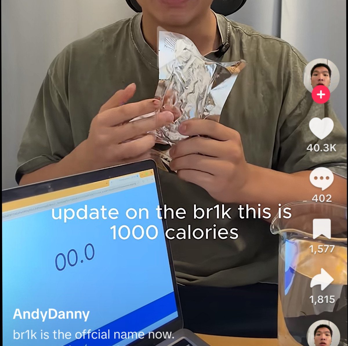 felicikiwi's tweet photo. they're making solids real https://t.co/jH3VDovhEF