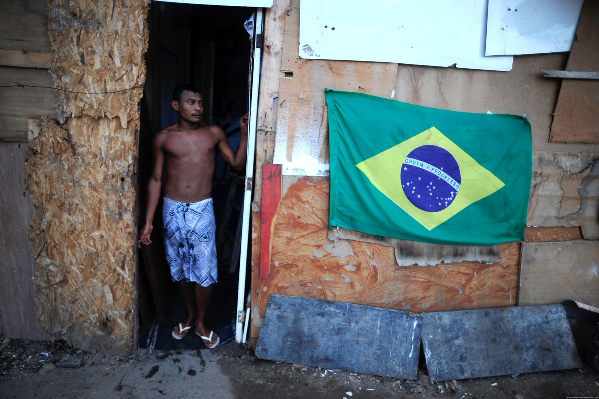 Gorgeyhau's tweet photo. @ElonMidEsCpero @AyrtonVera13 Lo dice el brasuca simio asqueroso que aun y con todo su territorio y recursos no deja de ser un puto basurero, una favela gigante. 😂🤣🫵 https://t.co/mbNyBfxWqK