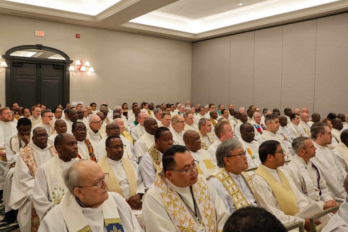 RichmondDiocese's tweet photo. Our priests have returned to their parishes after spending several days at their annual Priest Convocation. They spent time in prayer, celebrating Mass, and listening to their guest speaker, while spending time with their brother priests.
 
Continue to pray for our priests! https://t.co/4w3cWRvtGI