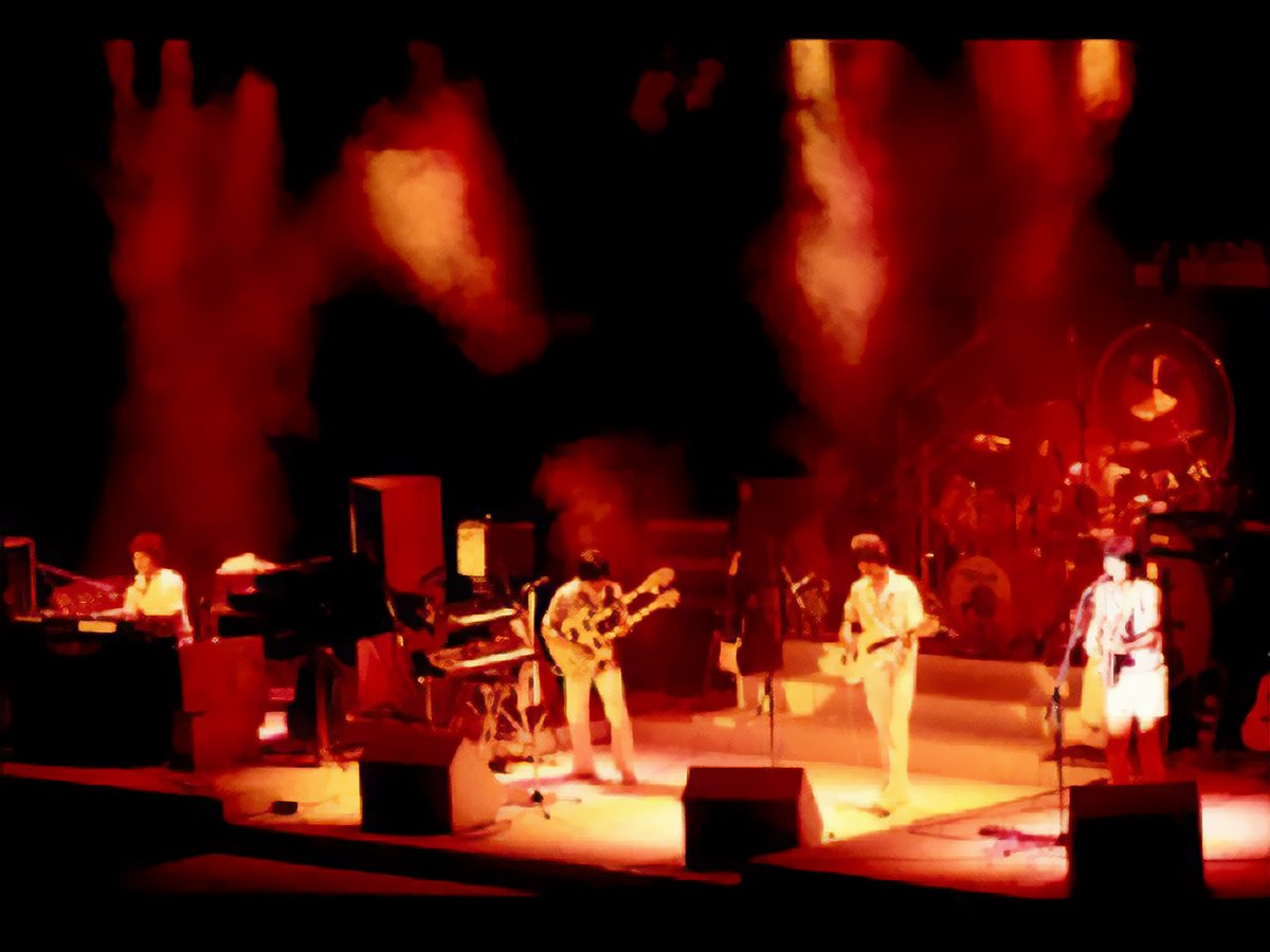 offcourse_today's tweet photo. 47年前の今日、コンサート・ツアー「Three and Two」開始。（～1980年2月25日）全国51か所、63公演。このツアーの貴重なコンサート音源（札幌厚生年金会館、広島郵便貯金ホール、神奈川県民ホール等）はアルバム「LIVE」に収録。1979年10月16日  #オフコース https://t.co/6lp5H8wENx