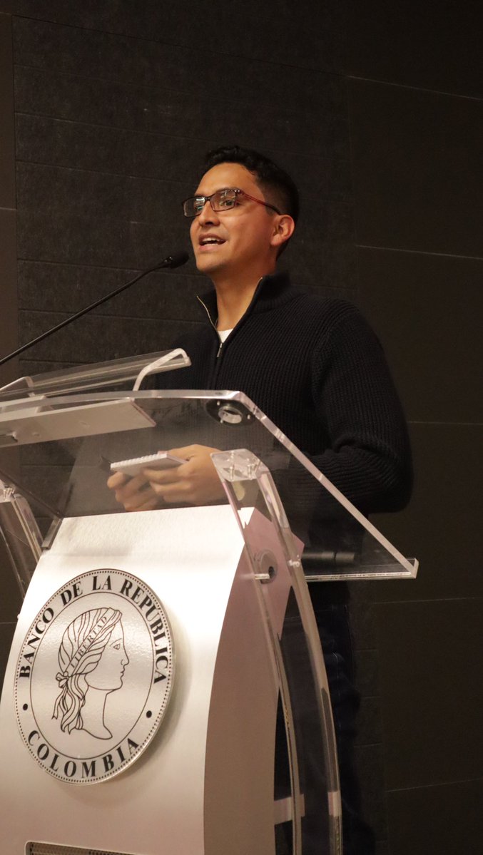 Colcheck's tweet photo. @Dejusticia @moecolombia @CarterCenter @Isagrar @GoogleNewsInit 🎭 Cerramos la jornada de #Colombiacheck10Años con un recorrido por la evolución de la desinformación.

@Rivas_Santiago, analista y crítico de medios, conversa con Alexander Campos, editor de Colombiacheck, sobre cómo han cambiado las mentiras y los desafíos para enfrentarlas. 🔎 https://t.co/b8R2lvX7yQ