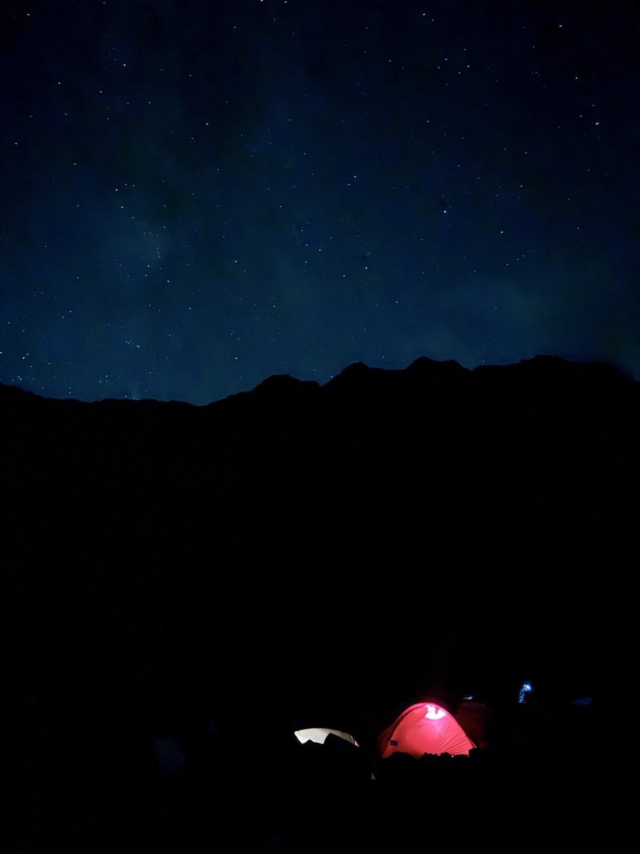 ntn_tgb's tweet photo. 久しぶりのテン泊登山。
初日は土砂降りでテント凍るほど寒かったけど朝には快晴。
星も綺麗だったし、最高のモルゲンロート拝めたからおまんらに幸あれ！ https://t.co/u0p5sTMFPj