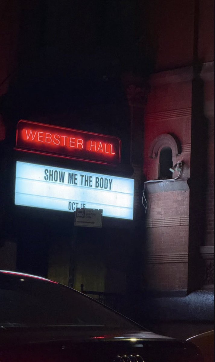 showmethebody's tweet photo. LAST SHOW OF USA TOUR TONIGHT https://t.co/koZRPckH4V