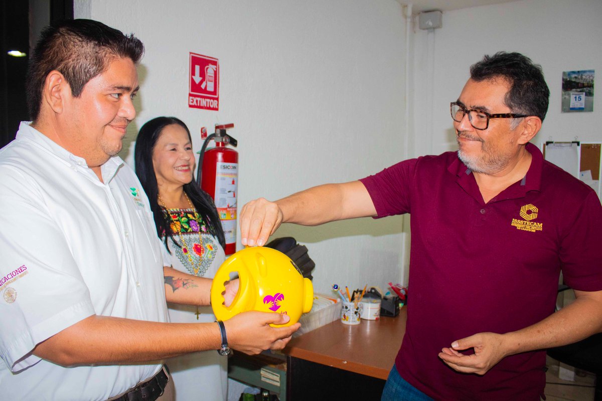 Issstecam's tweet photo. Con el compromiso social que caracteriza al ISSSTECAM, el personal de nuestra institución recibió el día de hoy a la brigada del Boteo Teletón; la Lic. María Adriana Pinzón Guzmán, Dir. de Prestaciones Sociales, acompañó el recorrido y destacó la importancia de la solidaridad. https://t.co/eDIxkQV8Nl