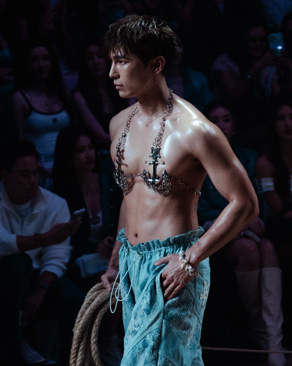 mewologist's tweet photo. IG - jjamedao_ | 10.15.26

MEW BIFW26 SIAM PARAGON

#MewSuppasit @MSuppasit
#SiamParagonBIFW2026xMew #MergexMew
#MERGExBIFW2026 #BIFW2026 #มิวศุภศิษฏ์ https://t.co/PLX7mpIWbJ