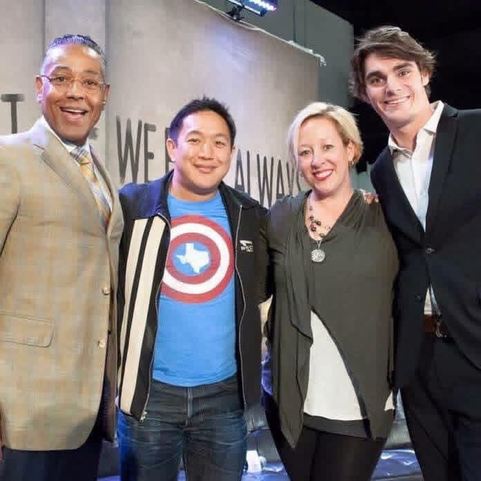mingchen37's tweet photo. I will miss RJ Mitte greatly. He is a great guy and I loved hanging out with him at comic cons. @RjMitte https://t.co/erPOU7pjMf