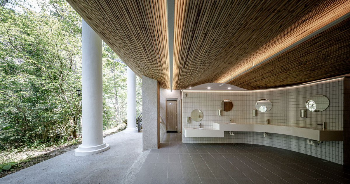w_emerg's tweet photo. In the Basianshan National Forest Recreation Area in Taichung, Taiwan, Protoplain Architects, led by Yu-Hsin Yeh, redesigned four public restroom facilities using locally grown bamboo.
#Basianshan #ProtoplainArchitects #Bamboo #Sustainable #Taiwan #NaturalMaterials #LowCarbon https://t.co/alZx1VuwOk