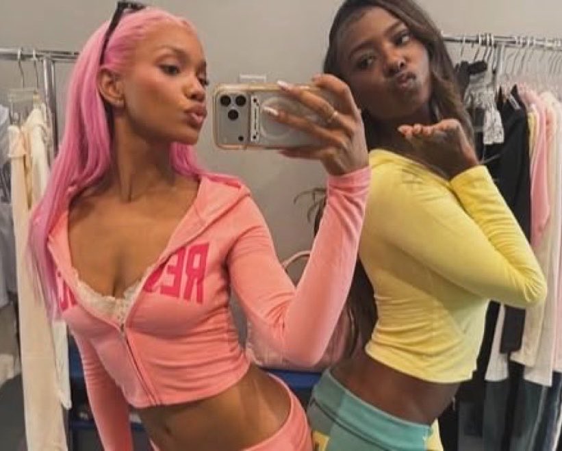 taysinfiniti's tweet photo. favorite girls💕 https://t.co/hrmoeNnhdI