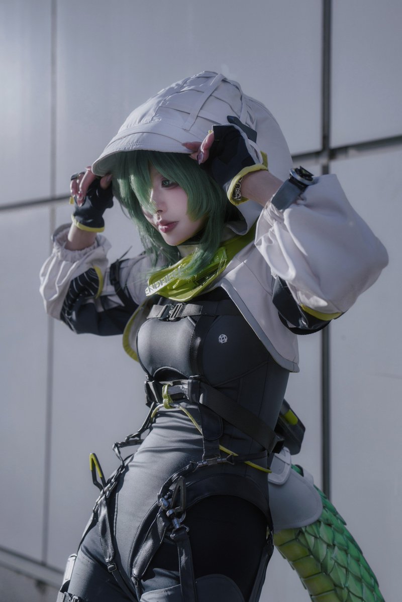 shinnabuns's tweet photo. WAKE UP ITS ANOTHER FLUORITE POST 

#arknightsendfield #endfield #エンドフィールド https://t.co/eIhQrmWMeN