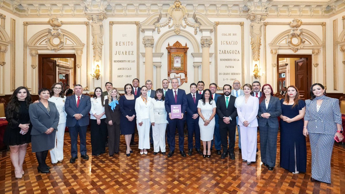 ElDivergentePue's tweet photo. Presenta Pepe Chedraui Segundo Informe de Gobierno en Sesión Solemne de Cabildo - El Divergente https://t.co/mPhAFyKXAR https://t.co/sENulX9xtk
