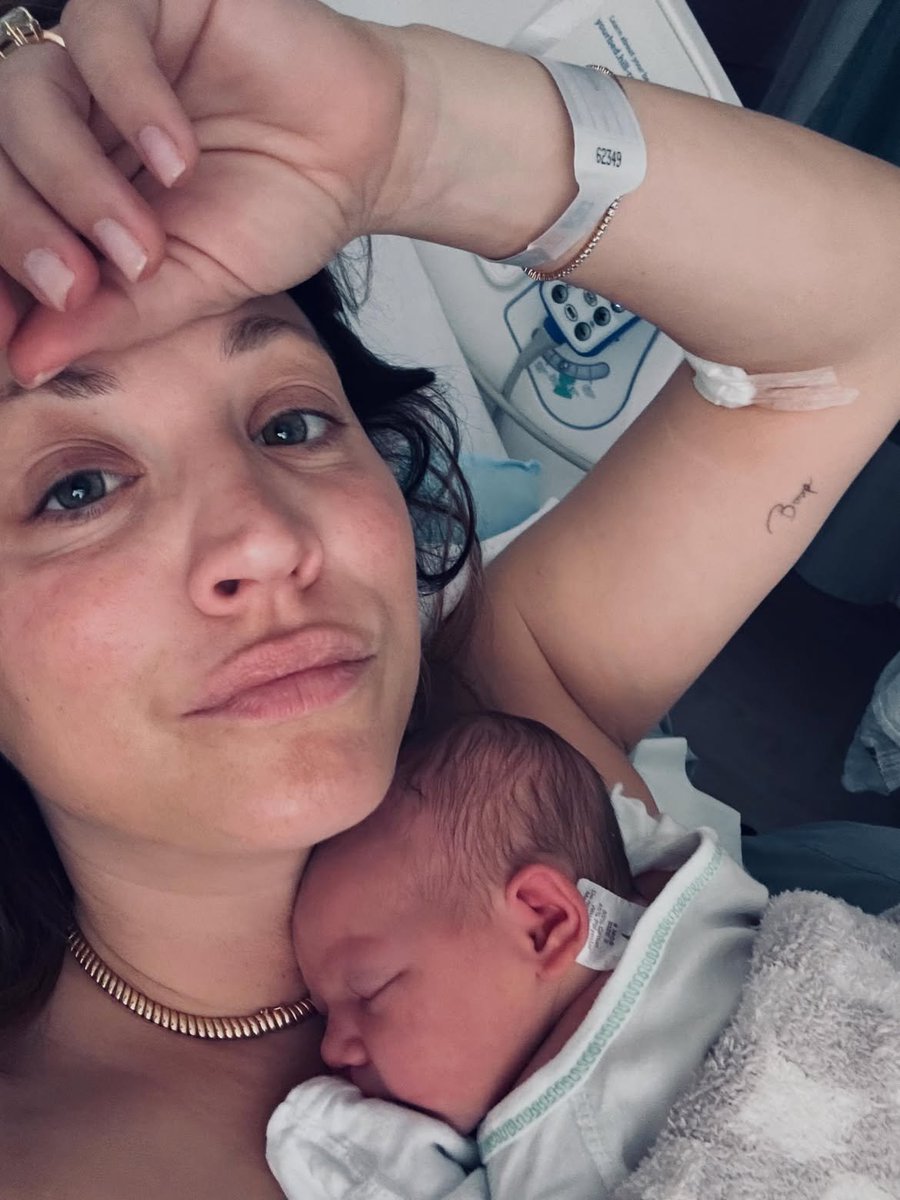 Kaleycuoco17944's tweet photo. 💕✨ My heart is overflowing with love and gratitude. Welcome to the world, my little miracle! 👶❤️You have already filled my life with so much joy, and I can't wait to watch you grow. God first 🥹🍼 #NewbornLove #MyLittleMiracle #BlessedMama #onemilionviews #trending #kaleystyle https://t.co/323rQVg55Z