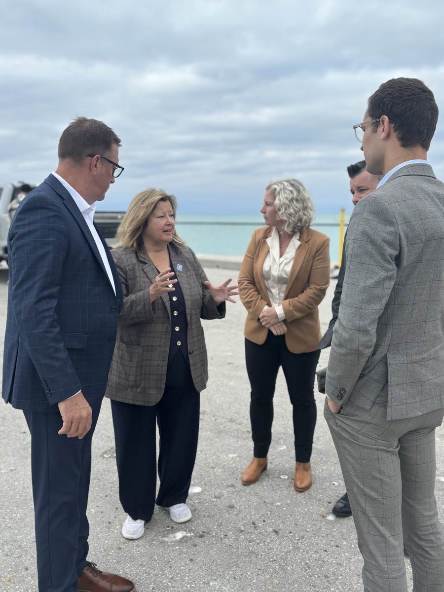 samoosterhoff's tweet photo. Ontario’s ports are opening new agricultural markets 🚢

@LisaThompsonPC and I were at the Port of Goderich today to discuss their plans for expansion and how their positioning on Lake Huron can help connect Ontario agribusinesses to new markets - both domestically and globally. 

Handling over 5 million tonnes of cargo annually and supporting thousands of good jobs, the port plays an important role in growing Ontario’s economy, diversifying trade options, and strengthening our self-reliance.