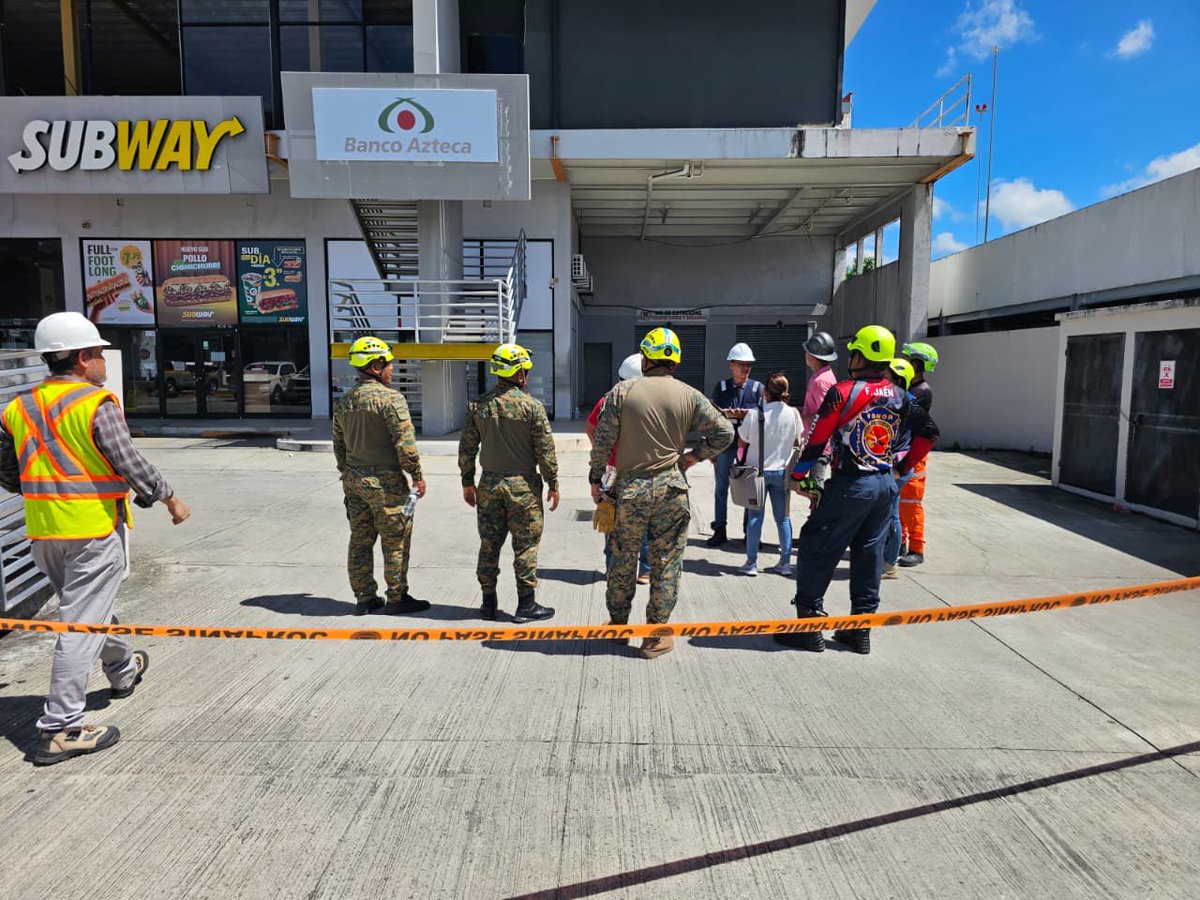 senafrontpanama's tweet photo. “TODOS POR PANAMÁ”

Unidades del SAR y entidades públicas inspeccionaron comercios en la Calle Central de Penonomé, Coclé, para verificar condiciones de seguridad y prevenir riesgos. Durante la jornada, se recomendaron medidas preventivas ante los riesgos. https://t.co/gKS3lg6GPc