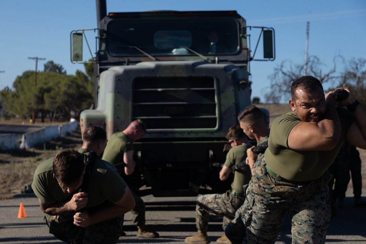 1stMEF's tweet photo. #Marines with @imig_marines compete during HMMR Day, Oct. 1, 2026. The event celebrates I MIG's redesignation and builds camaraderie and readiness.
#IMEF #HMMRDay #EspritDeCorps https://t.co/3z5r4vFS9v