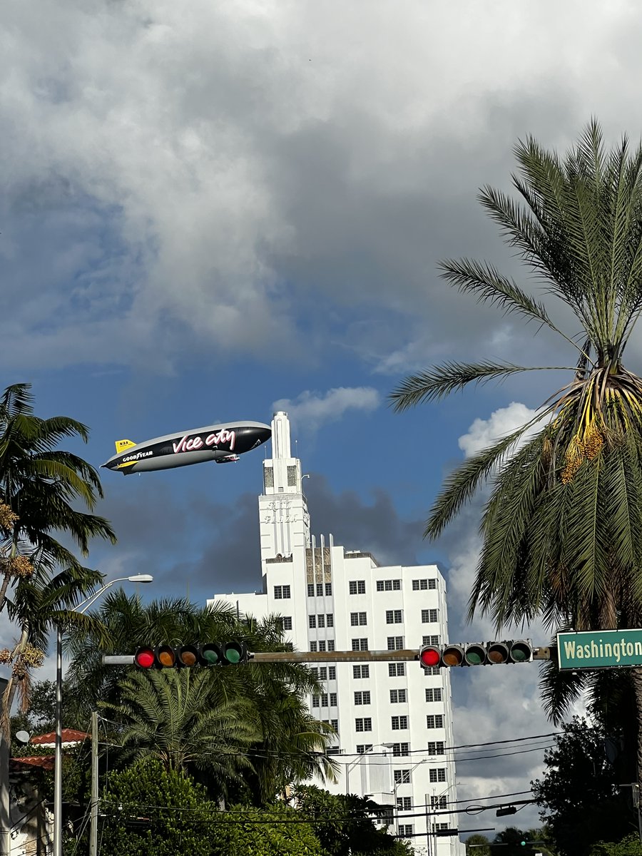 ZwebackHD's tweet photo. Running a little late for the stream my bros. Spent the afternoon chasing the Vice City blimp around Miami on my skateboard and finally got close enough to take a pic!! Cold!! 📸🌴 https://t.co/WvKKNyhMou