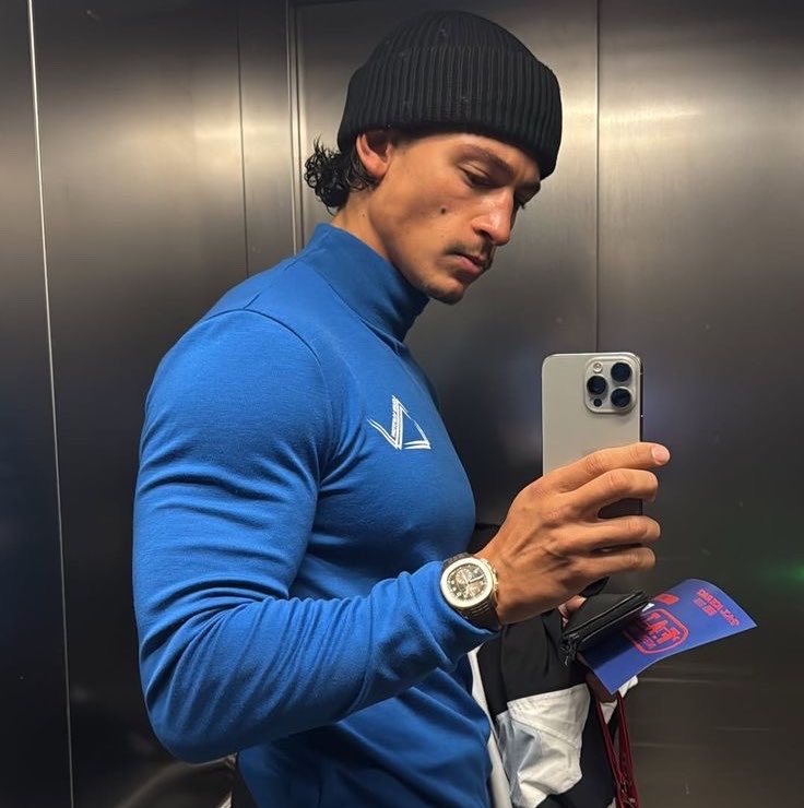 zenssdayaa's tweet photo. Emilio Sakraya actually fine as fuck i’ll be tuned in for this fourth wing series https://t.co/Pma9GBLsDc