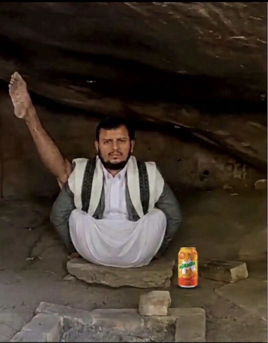 V6El5's tweet photo. @rfatalzahry5 شتسوي عند الايراني 😂؟ https://t.co/nbbt2aidUL