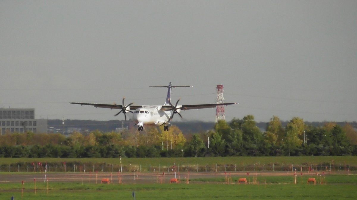 LabNvfc's tweet photo. #ATR72 

着陸するとき、プロペラはほぼ回転していないのですね。

着陸後にタキシングするときに回り出しました。

普段プロペラ機を見ることがないので、興味深いですね。

#トキエア https://t.co/fzbh7m0Wbo