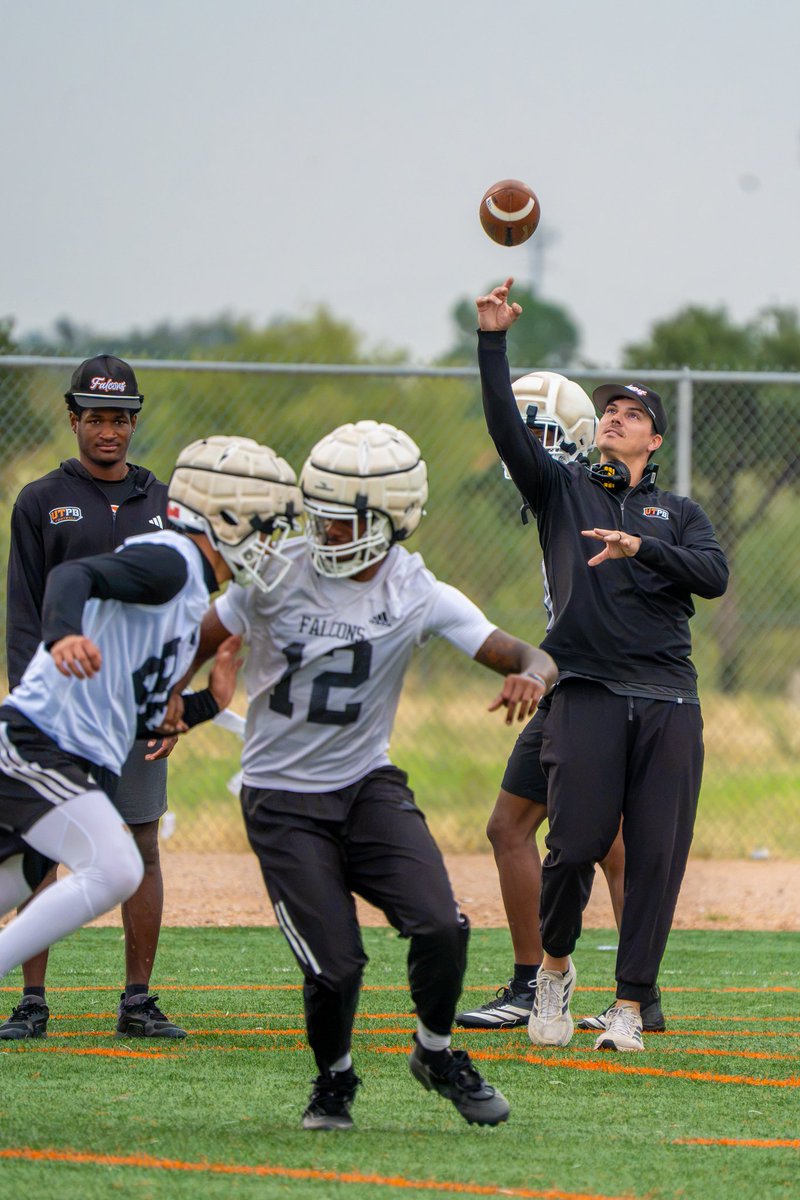 utpbfalcons's tweet photo. The standard doesn't change. #MAXOUT https://t.co/o4UZiS7JWd