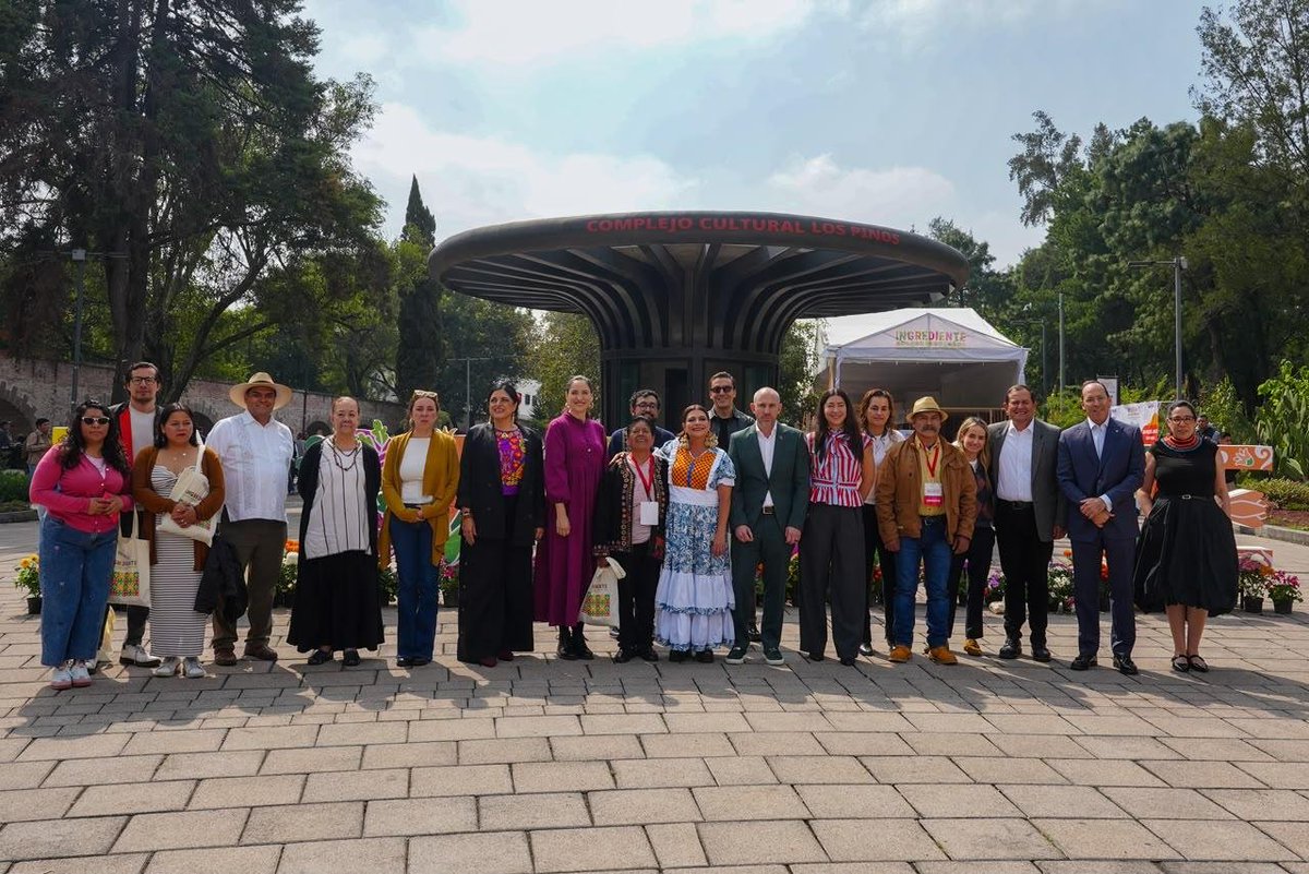 SEDEMA_CDMX's tweet photo. Junto a la jefa de Gobierno, Clara Brugada, inauguramos INGREDIENTE 2026, un espacio que conecta a los productores del Suelo de Conservación con el sector empresarial.

Se llevará a cabo del 15 al 17 de octubre, en el Complejo Cultural Los Pinos. ¡No faltes! https://t.co/2CdGBLj1Wz