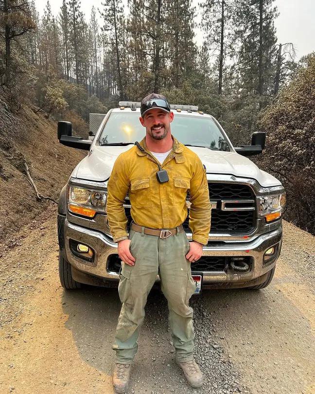 wayman4684's tweet photo. If you know a firefighter or someone who works hard every day to protect others, take a moment to remind them that their efforts matter.
Tag a first responder who deserves some love today. 👨‍🚒
#FirefighterAppreciation #FirstResponders #Respect #LetsConnect
#GetToKnowMe
#GoodVibes https://t.co/VaDog2YAkK