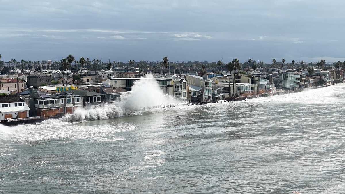 bigwavebill1's tweet photo. October 12 long beach California Alamitos peninsula https://t.co/j0UOK0MNWM