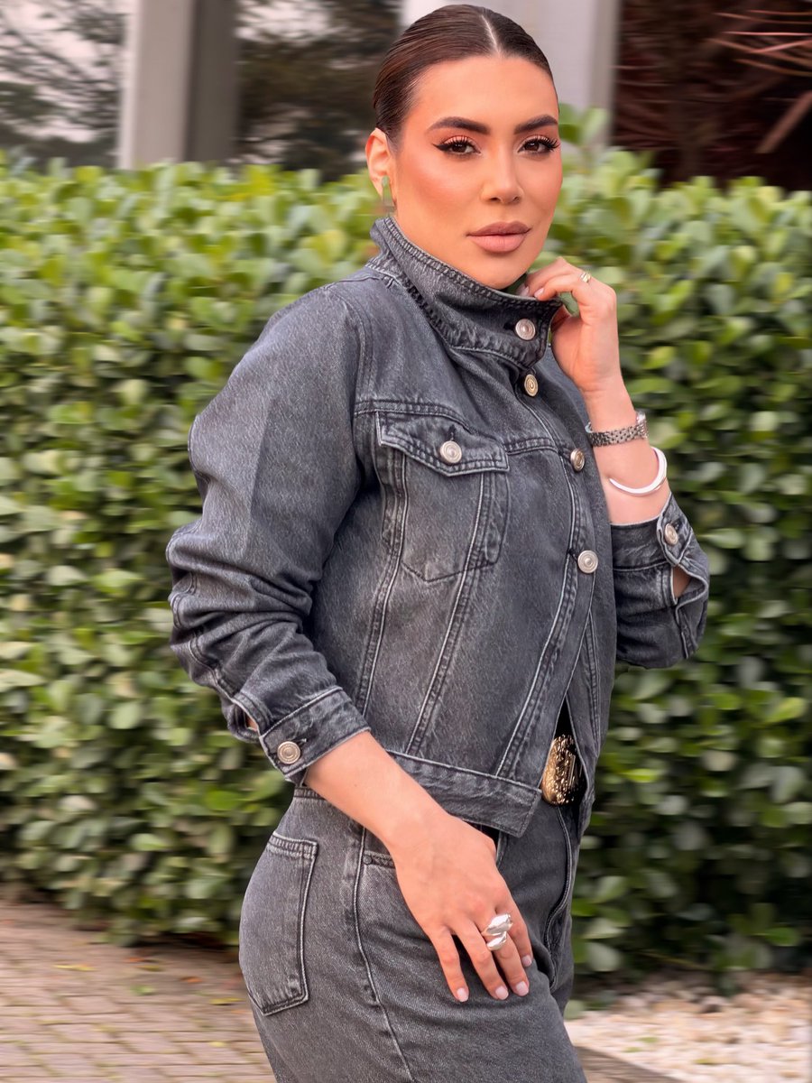 naiarainforms's tweet photo. No dia da gravação do especial musical Amigas, Naiara Azevedo entrega conceito e look country em novas fotos. LINDA! 🩶 https://t.co/OTXZR8dnjE
