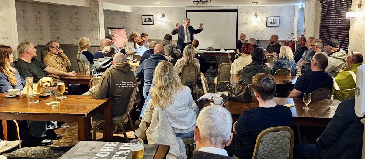 RBStockport's tweet photo. What a night in #Stockport! 🇬🇧
Packed room of #Patriots at the @RBStockport branch meeting on Wednesday.

Brilliant energy throughout.
@MarlonTag gave one hell of a talk and spoke about how much #stockport means to him and the strong ties he has here. #RestoreBritain #RBStockport https://t.co/b3Tbwneh4n