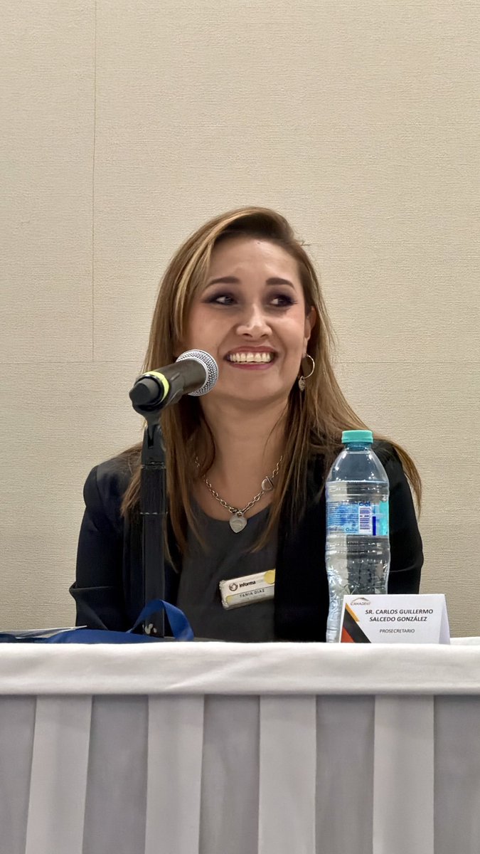 CANADEVINAC's tweet photo. Recibimos en nuestro 8º Consejo Directivo a Tania Díaz, Directora de @Expocihac 2026, quien nos habla de la relevancia de esta Expo, para los desarrolladores de vivienda y la cadena de valor.

#CANADEVI #ExpoCIHAC #vivienda #cadenadevalor https://t.co/uftn3Wg3Xr