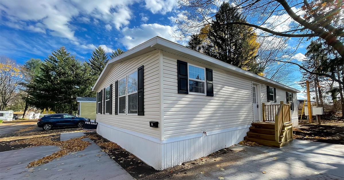 ScotsmanGuide's tweet photo. Makers of manufactured housing may have cheered the passage of the 21st Century ROAD to Housing Act this past July, but there remain many barriers to expanding the relatively cheap housing alternative. #Construction #RealEstate #RegulationandCompliance
https://t.co/tWO9WBt2Xa https://t.co/5Yiz9hg62o