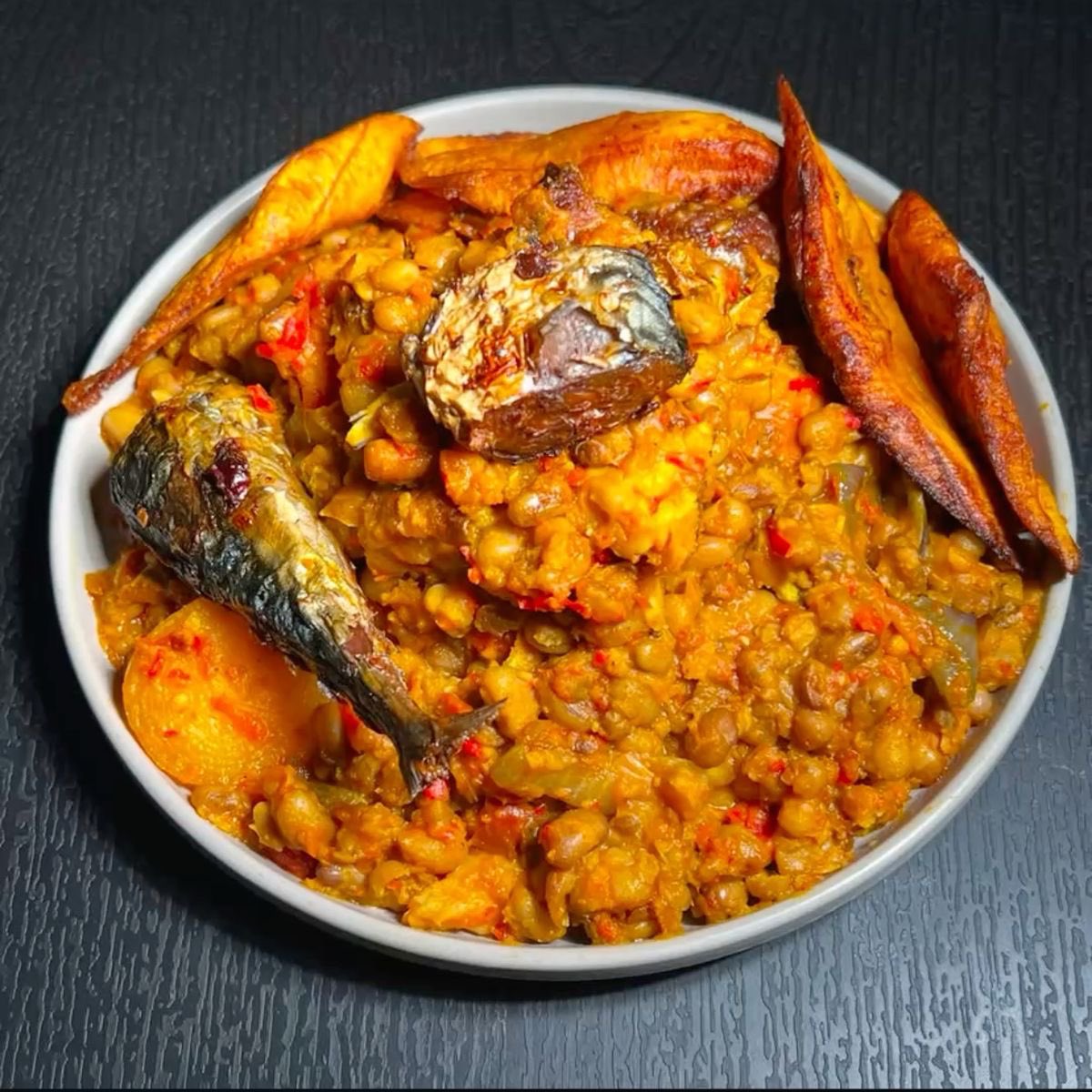 Fancyfoodmart's tweet photo. Let’s do beans for breakfast today 😍
Are you having yours with garri or bread? https://t.co/XrxcvwuXFy