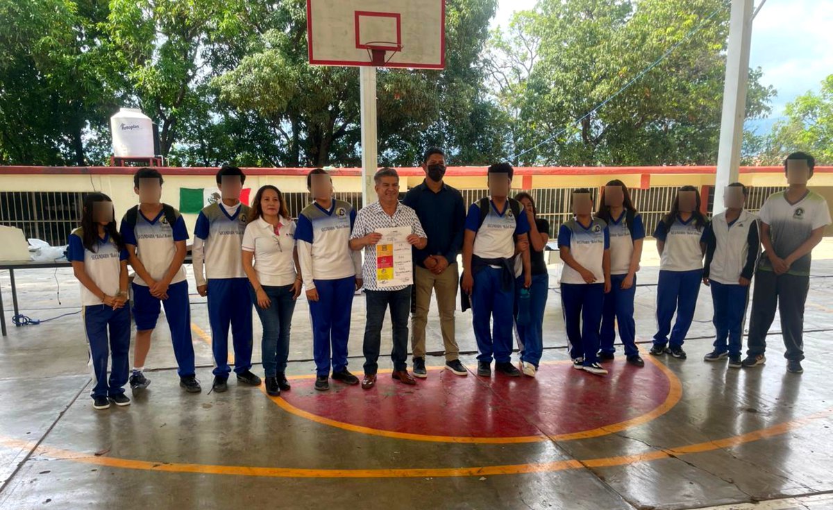 INE_Chiapas's tweet photo. La actividad fue realizada por la Junta Distrital 06 con sede en Tuxtla Gutiérrez, con la coordinación del Vocal de Organización Electoral, Cruz Eliseo Arévalo, acercando a las juventudes a ejercicios reales de organización y toma de decisiones.
#SomosINEChiapas #UrnaElectrónica https://t.co/IfJifDSjVA