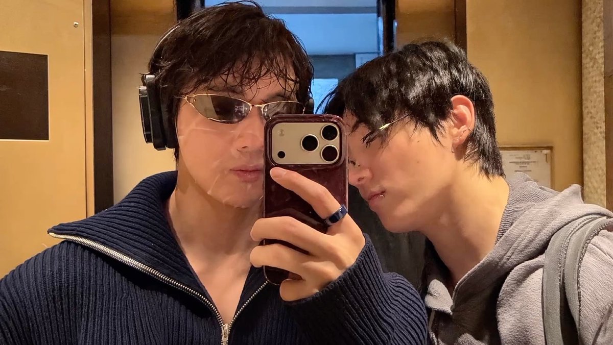 infernalzzs's tweet photo. meu homem e eu 👨🏼‍❤️‍💋‍👨🏽 https://t.co/8jUVxNfGTi