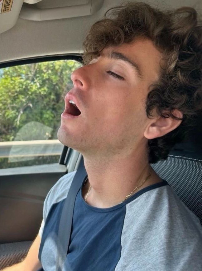 opsbae_'s tweet photo. a dormir😴🥱 https://t.co/F3arK26Nfr