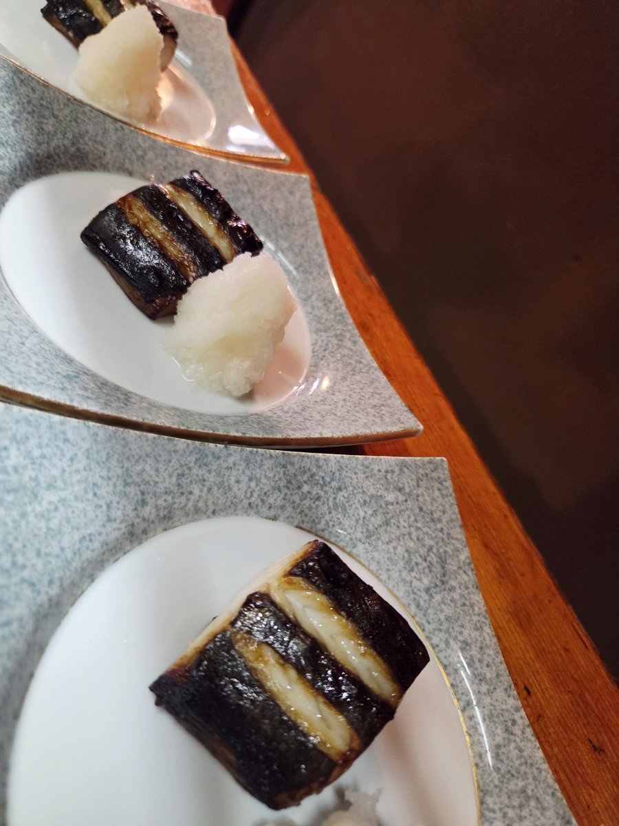 KY436580366647's tweet photo. 柚庵の香りが漂う、濃厚な旨味も重なりまるで海の恵みを
凝縮したようで、
#鰆の柚庵焼き
#平塚市天よし❗ https://t.co/xUy4vP2hfN