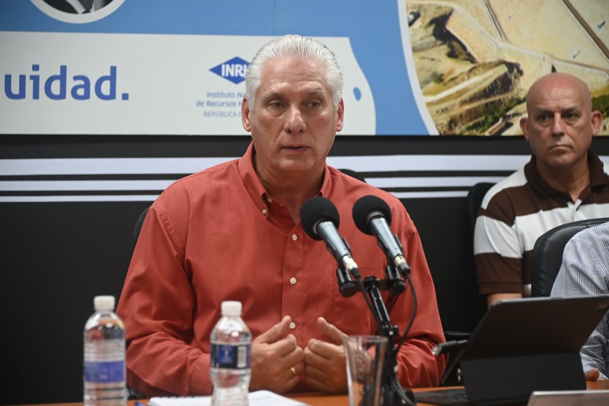 PresidenciaCuba's tweet photo. 🇨🇺| Presidente @DiazCanelB a los trabajadores hidráulicos: “Confiamos en ustedes”

El mandatario evaluó el Programa de Aseguramiento del Abasto al Sistema Central Nudo de Palatino y se reunió con directivos y trabajadores del sector.

🔗| Lea el enlace:

https://t.co/ebmtNniIA7 https://t.co/xqipzGYM8P