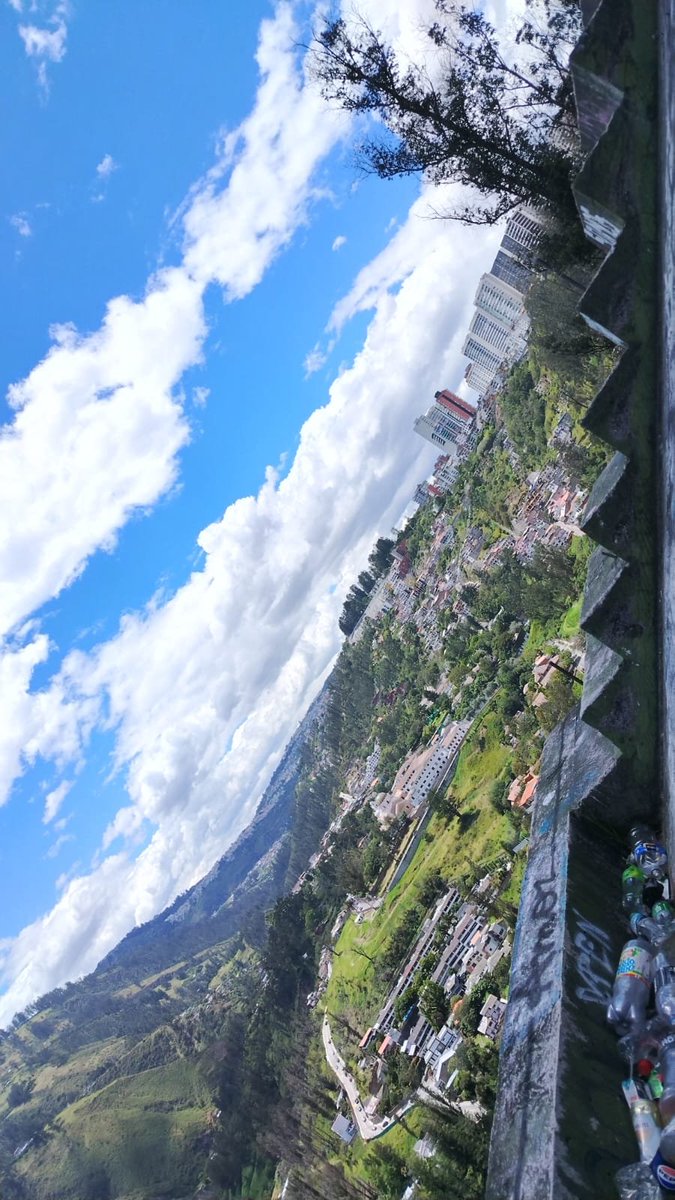 JeremyFlortx's tweet photo. @SexoEnVivoQuito Uno aquí con esta vista 😏 https://t.co/wiMSYHIE12