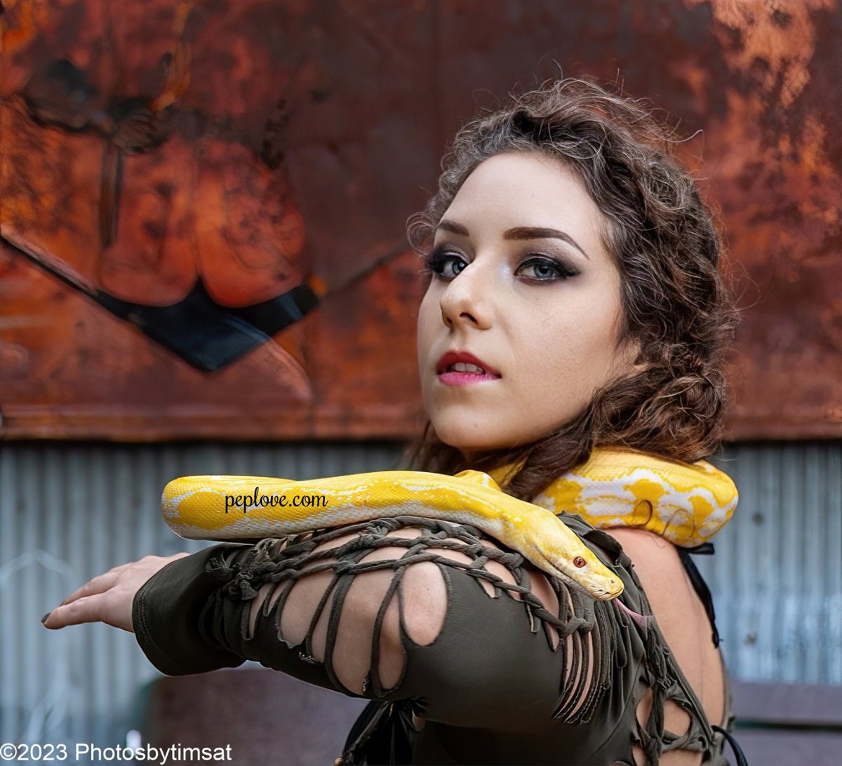 PEP_Connections's tweet photo. Spooky season has arrived! We just updated photos on Our Ladies as well as Bio tabs. AND, we just posted BRAND NEW photos all over Kristyna and Isabella's Portfolios! Why? 

(1/2) https://t.co/xfz4hjVVxm