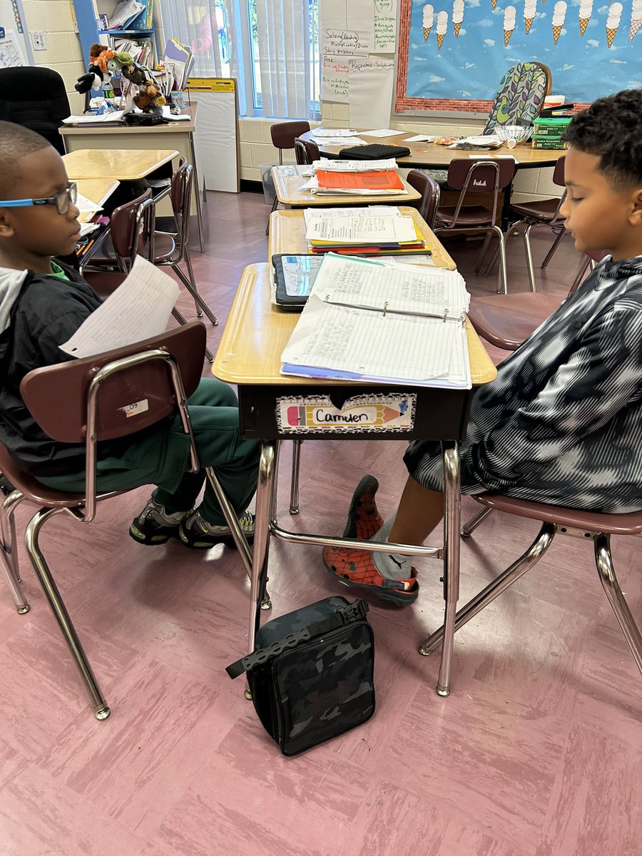 LandryRCE's tweet photo. Our writers are sharing their narrative beginnings and giving peer feedback! Which opening sparks the most curiosity and makes us want to keep reading? ✏️📖@RCE_HCS #WeAreRacers #FocusedForward https://t.co/WcFYCbxfN1